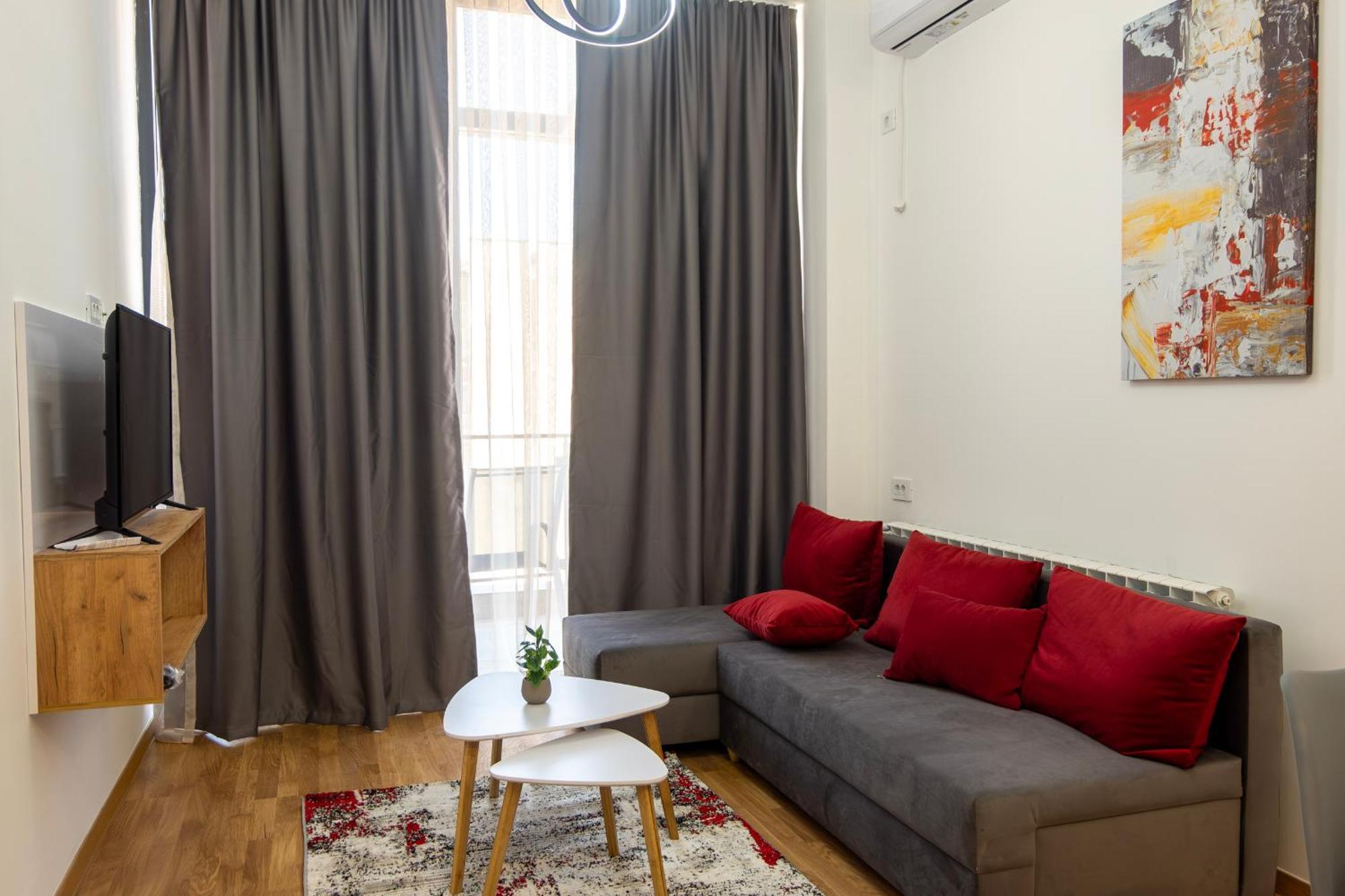 Home Art Apartments Skopje Buitenkant foto