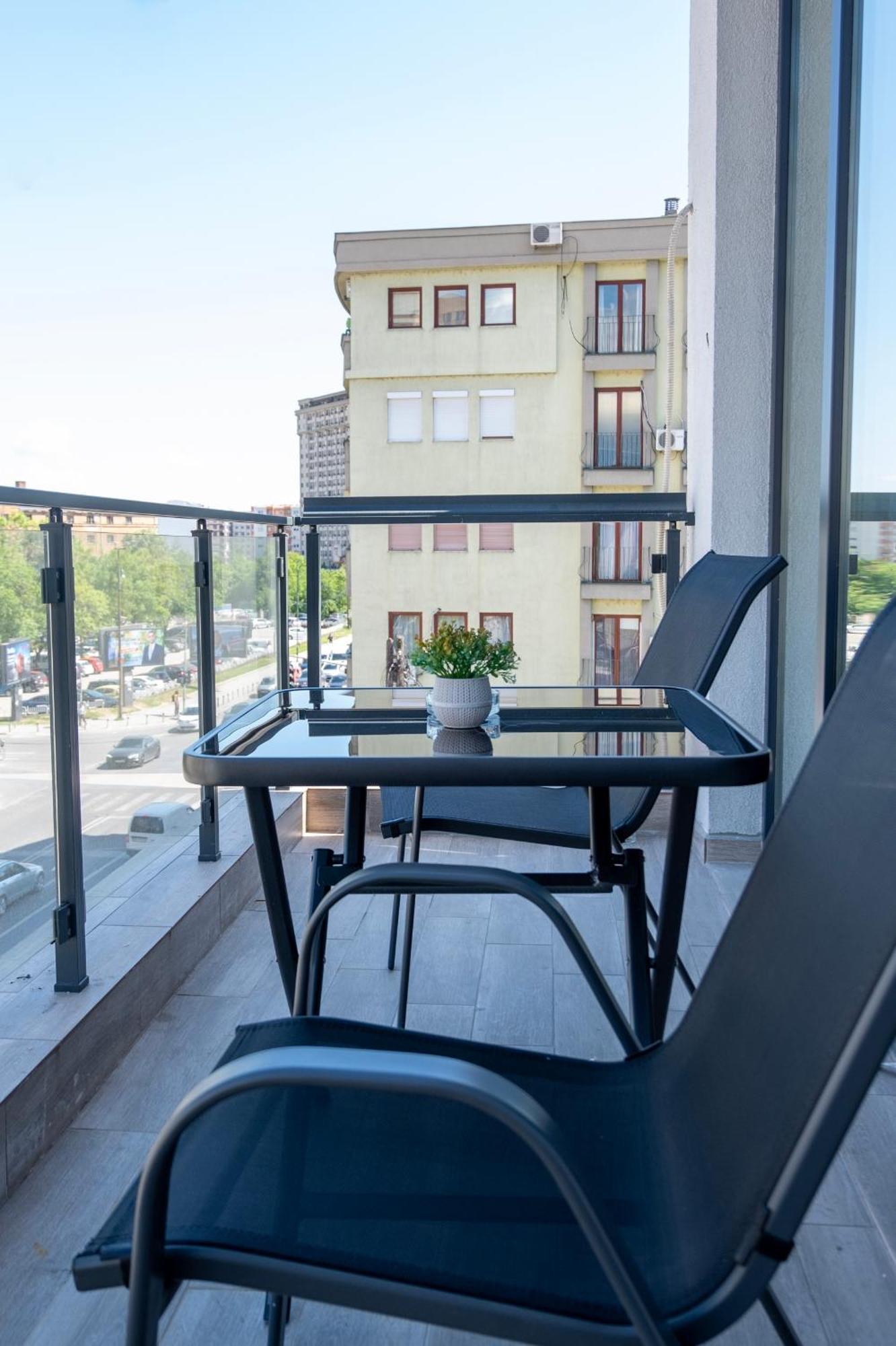 Home Art Apartments Skopje Buitenkant foto