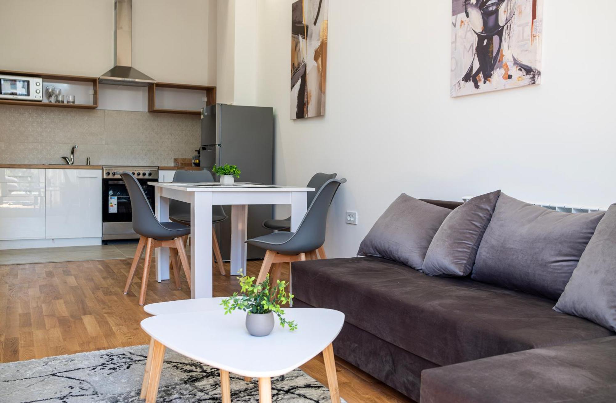 Home Art Apartments Skopje Buitenkant foto