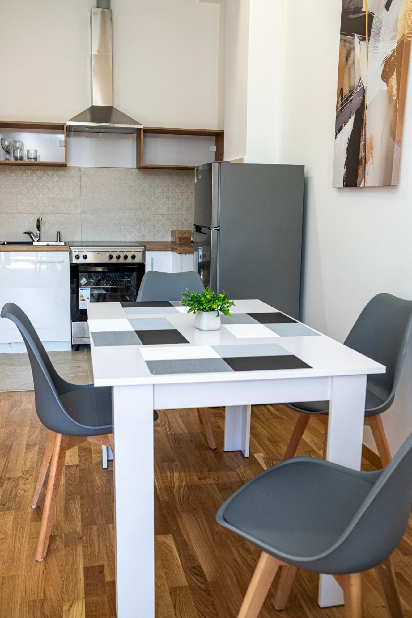 Home Art Apartments Skopje Buitenkant foto