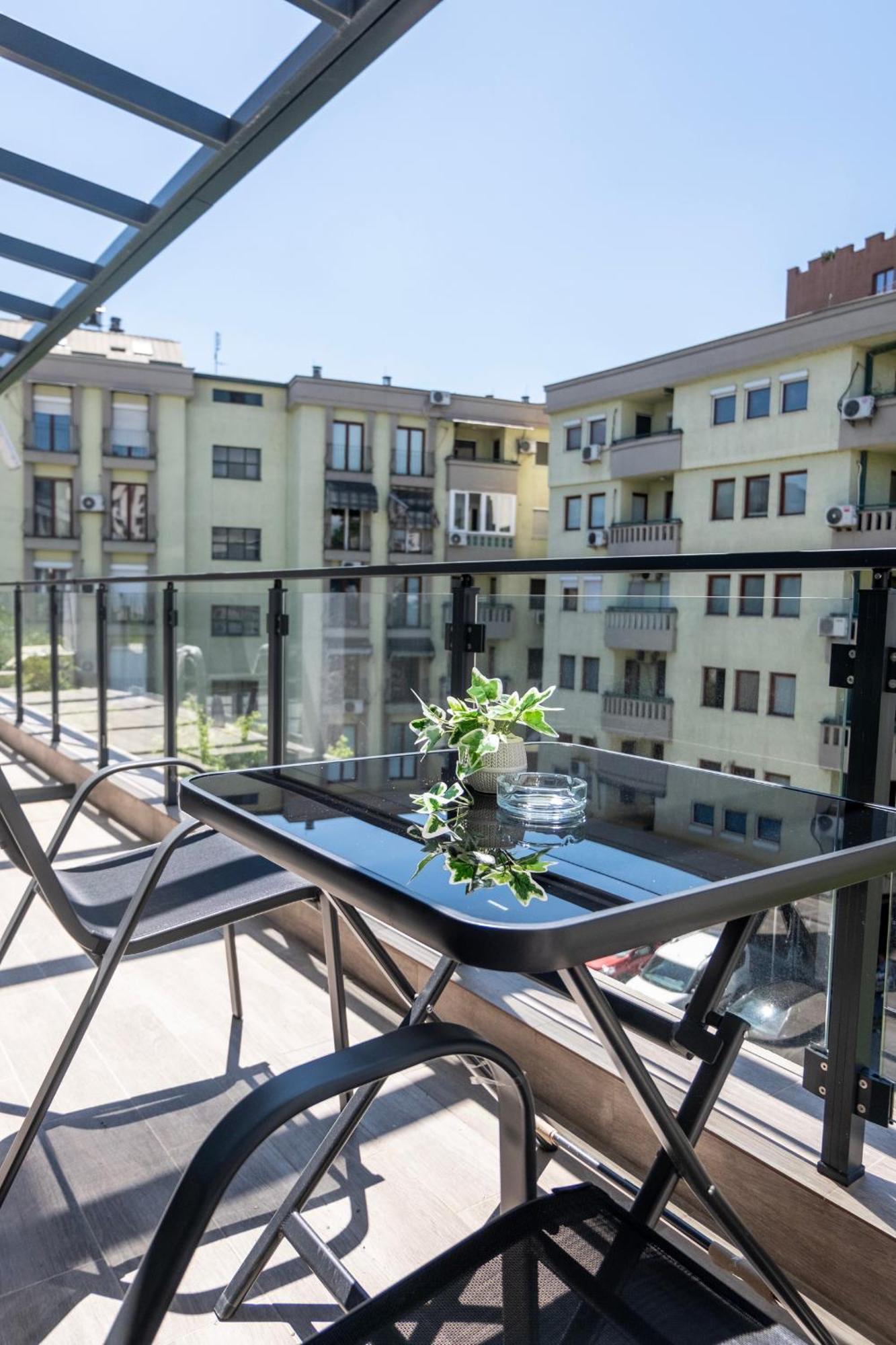 Home Art Apartments Skopje Buitenkant foto